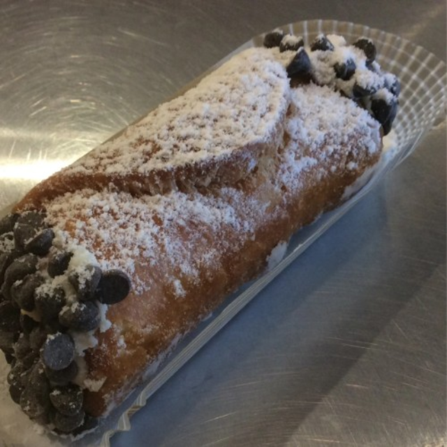 Classic Cannoli.